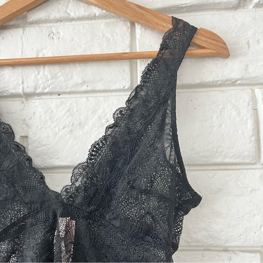 BUNDLE NWT Victoria’s Secret Lace lingerie White Burgundy Black Size Medium - Picture 4 of 13